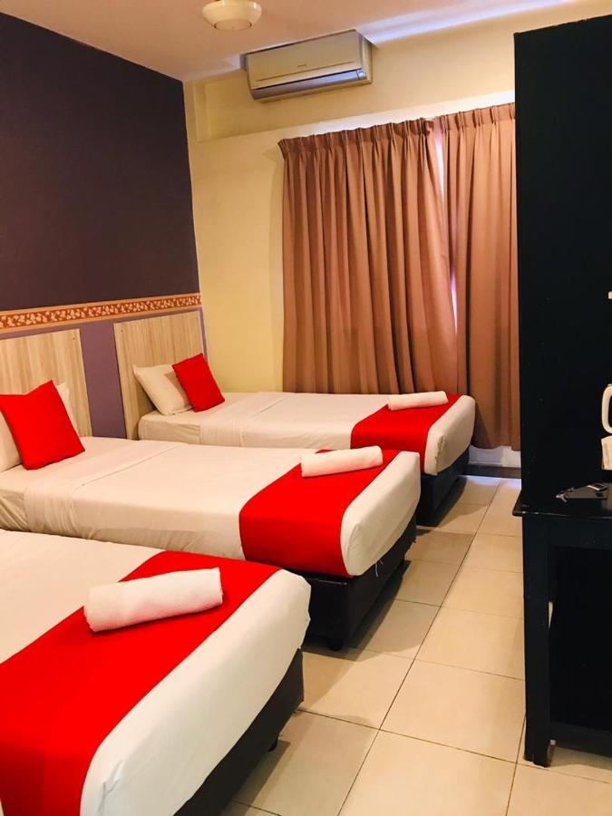 Hotel Alia Express Ferringhi Batu Feringgi Exterior foto