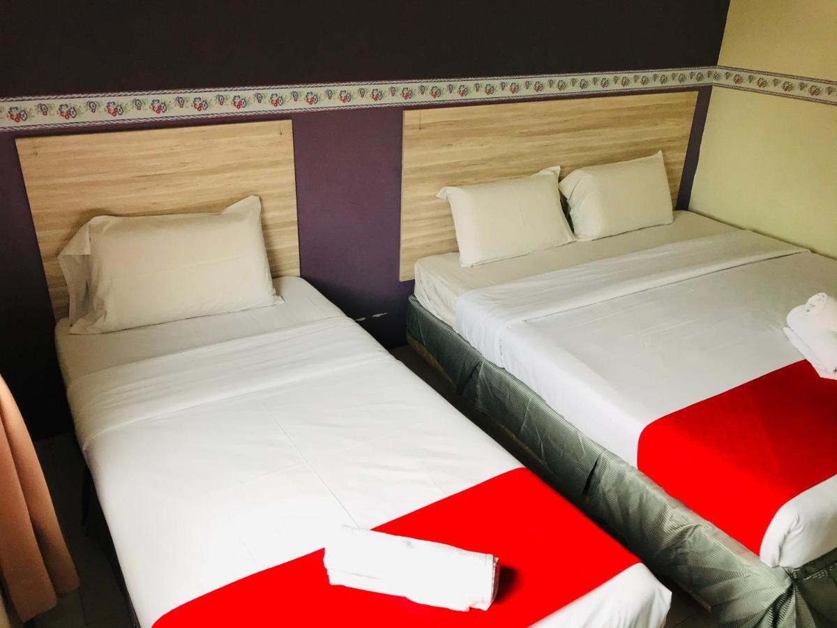 Hotel Alia Express Ferringhi Batu Feringgi Exterior foto
