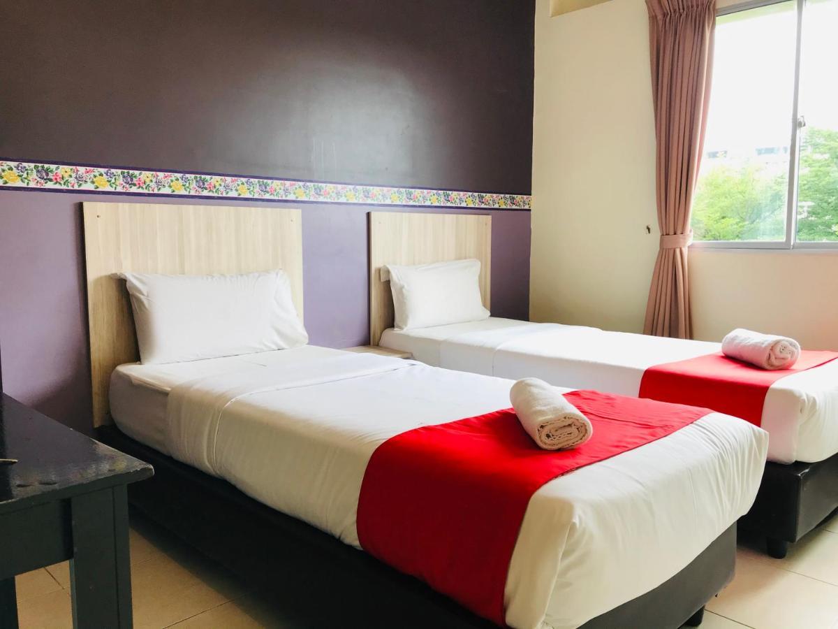 Hotel Alia Express Ferringhi Batu Feringgi Exterior foto