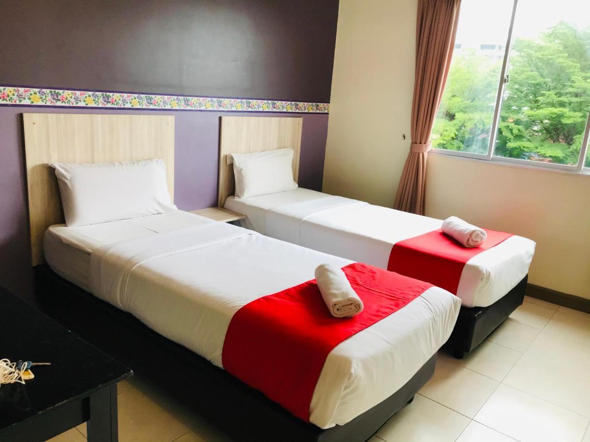 Hotel Alia Express Ferringhi Batu Feringgi Exterior foto