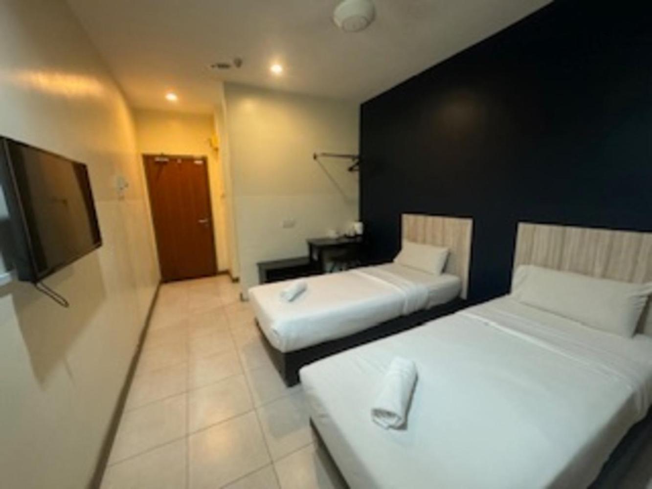 Hotel Alia Express Ferringhi Batu Feringgi Exterior foto