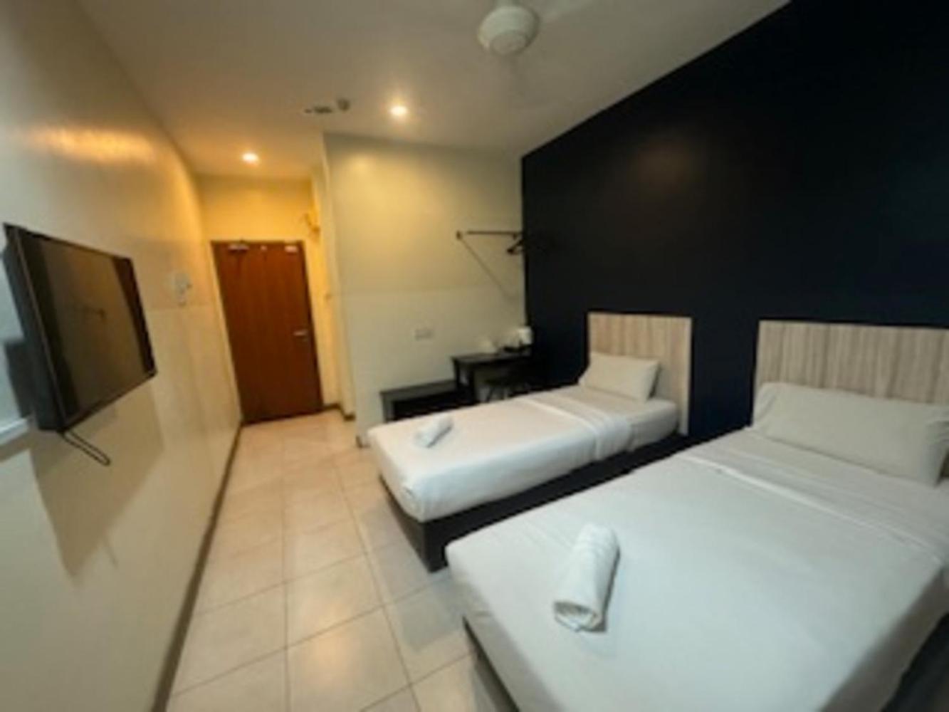 Hotel Alia Express Ferringhi Batu Feringgi Exterior foto