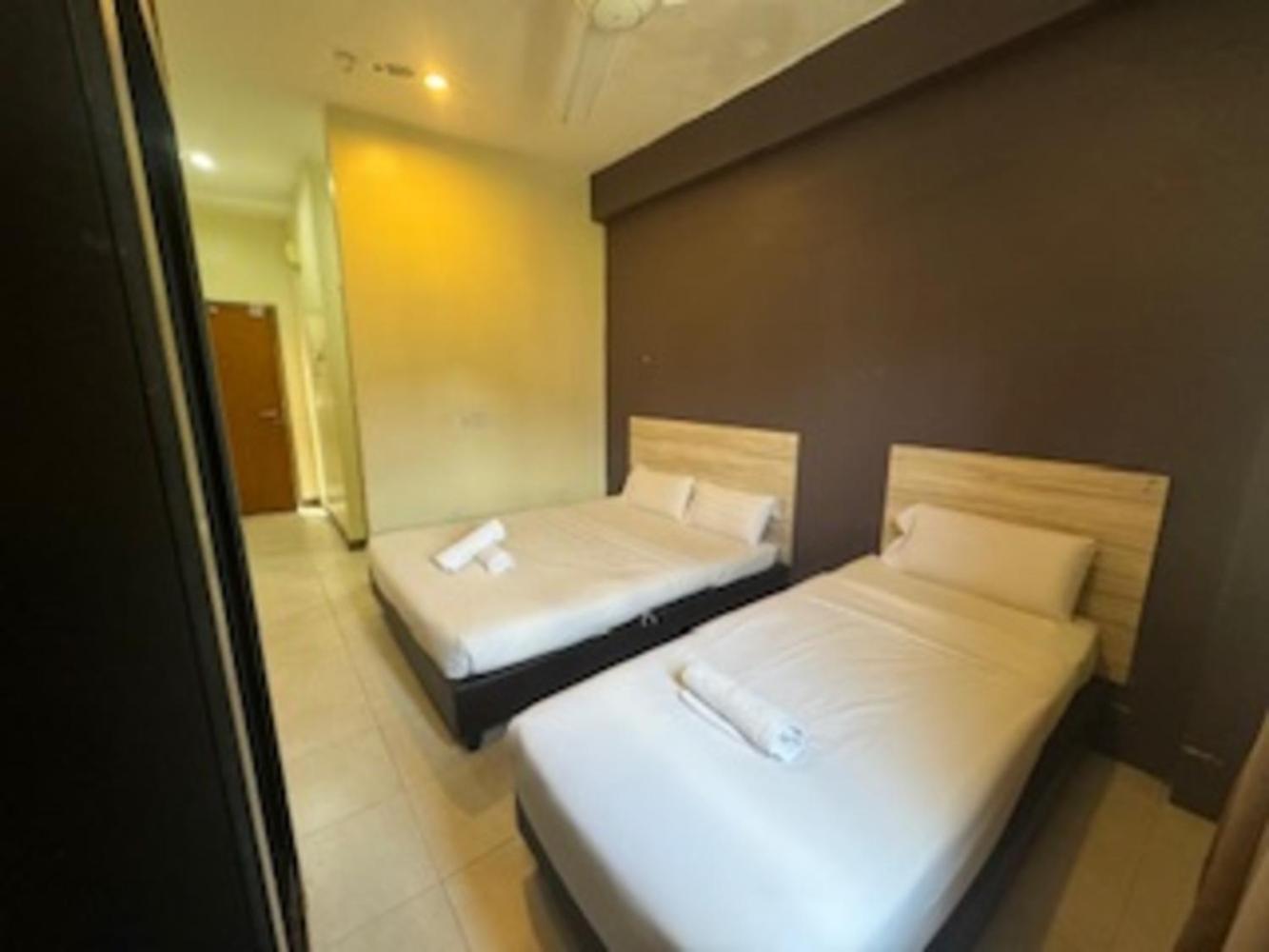 Hotel Alia Express Ferringhi Batu Feringgi Exterior foto
