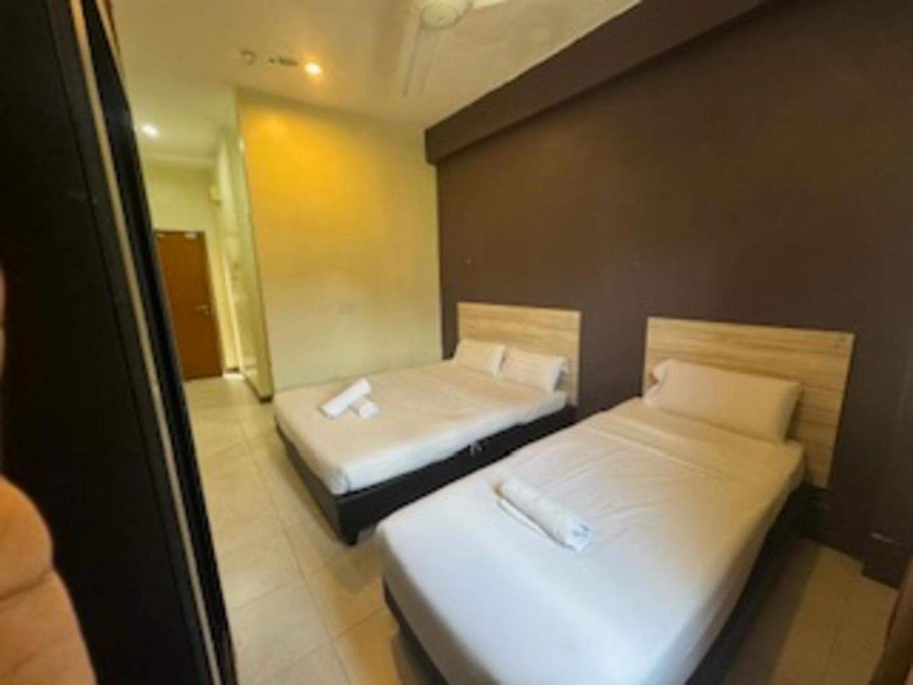 Hotel Alia Express Ferringhi Batu Feringgi Exterior foto
