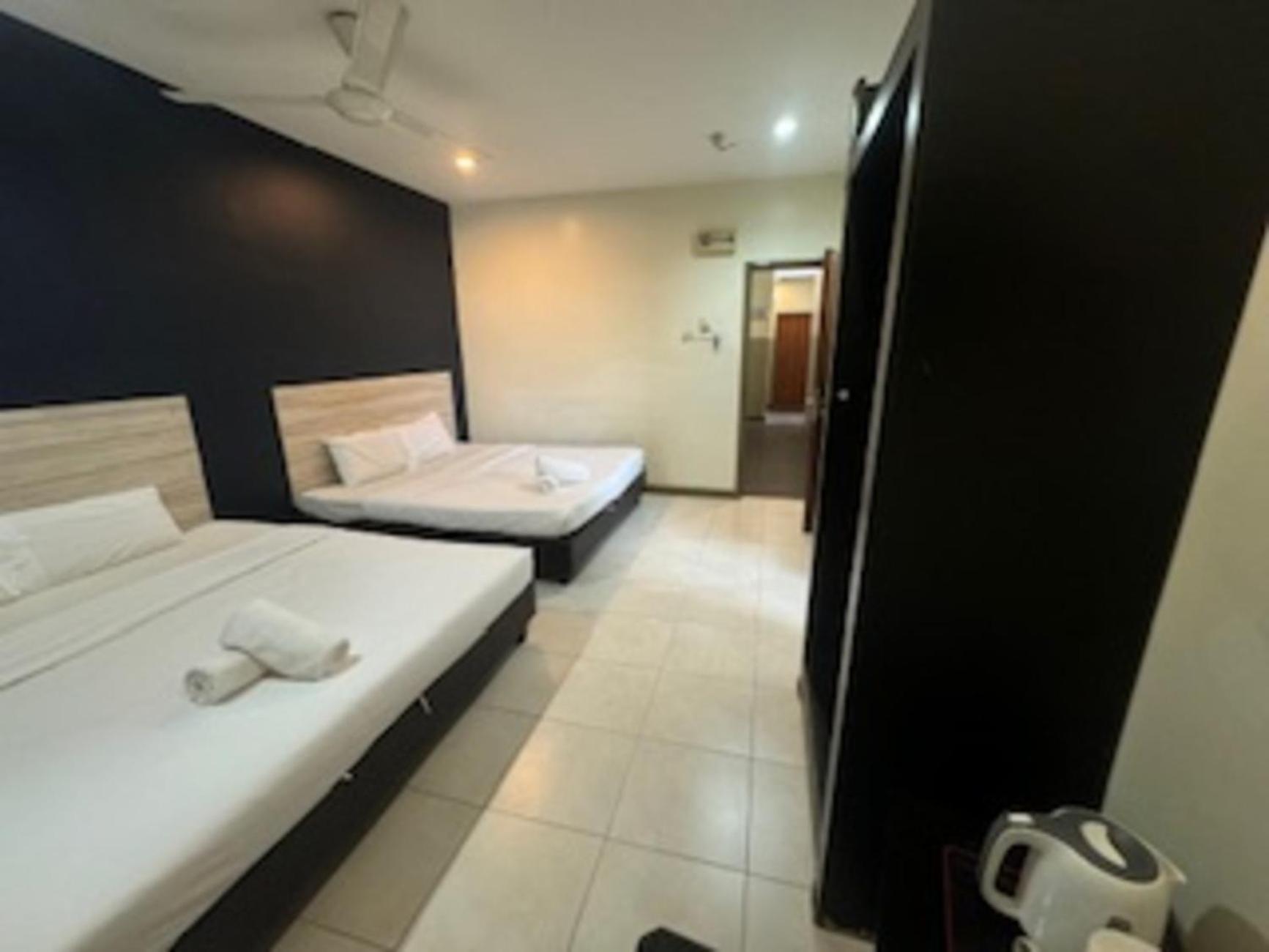 Hotel Alia Express Ferringhi Batu Feringgi Exterior foto