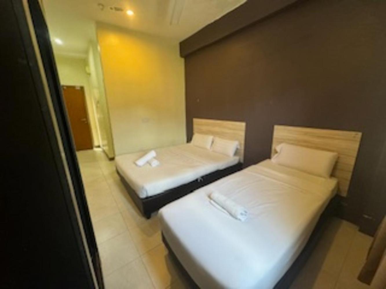 Hotel Alia Express Ferringhi Batu Feringgi Exterior foto